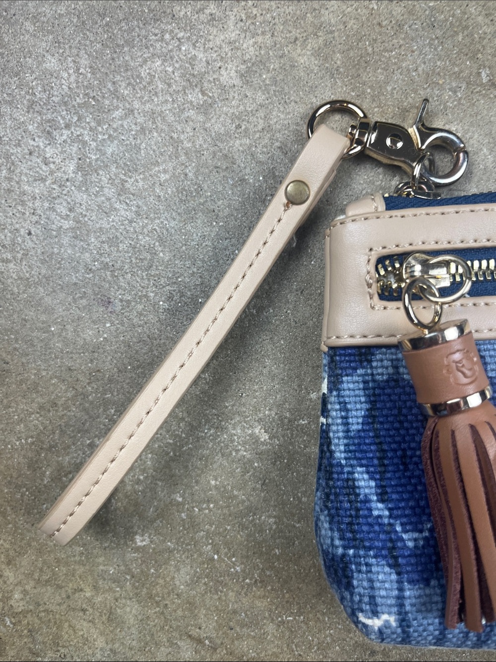 Spartina 449 Linen and leather Wristlet Clutch with indigo print - Picture 3 of 5